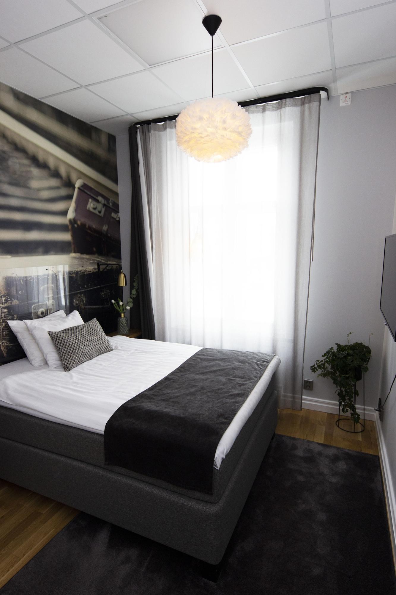 Livin Station Hotel Örebro Buitenkant foto