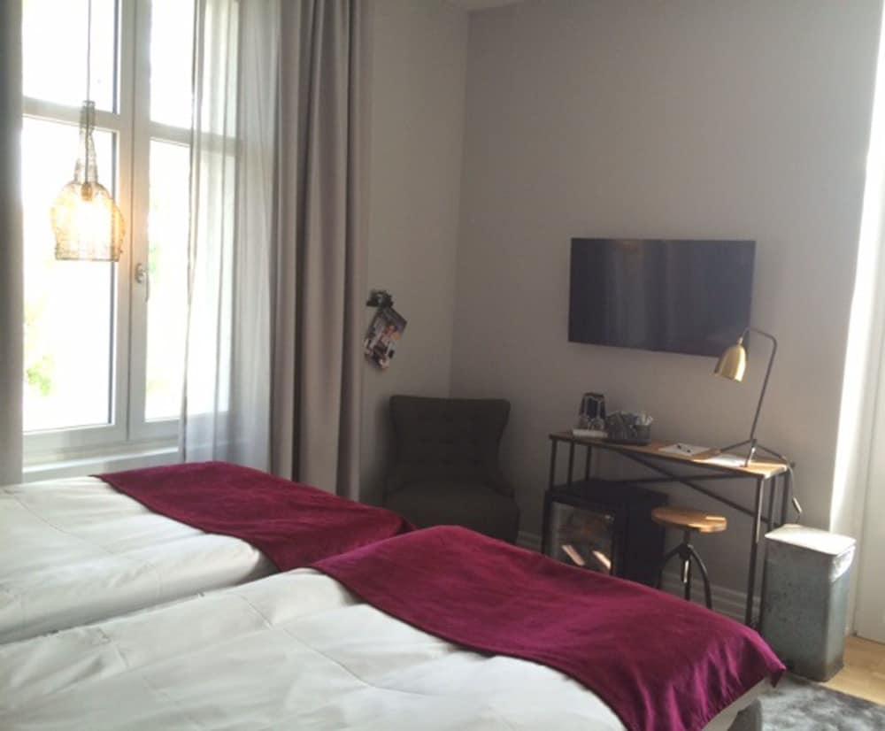 Livin Station Hotel Örebro Buitenkant foto