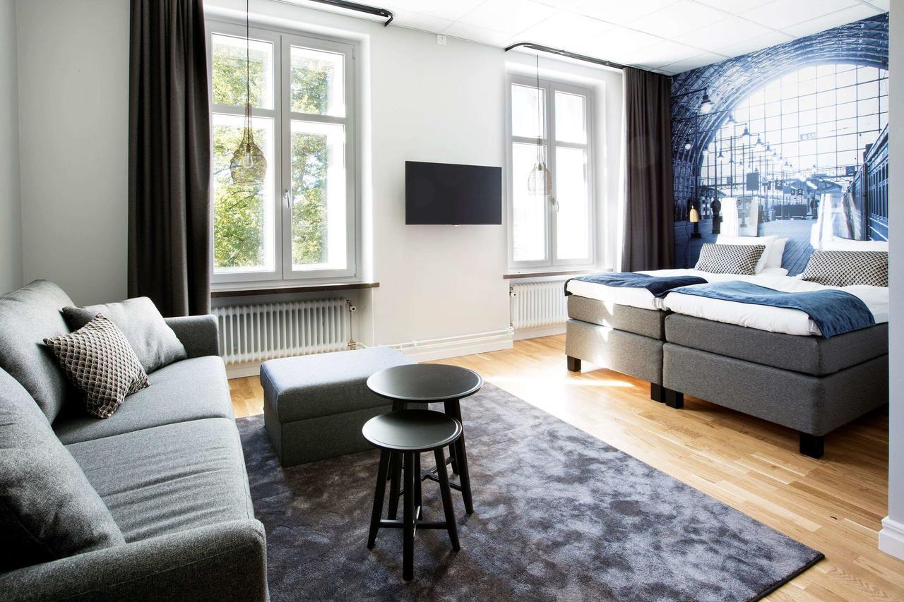 Livin Station Hotel Örebro Buitenkant foto